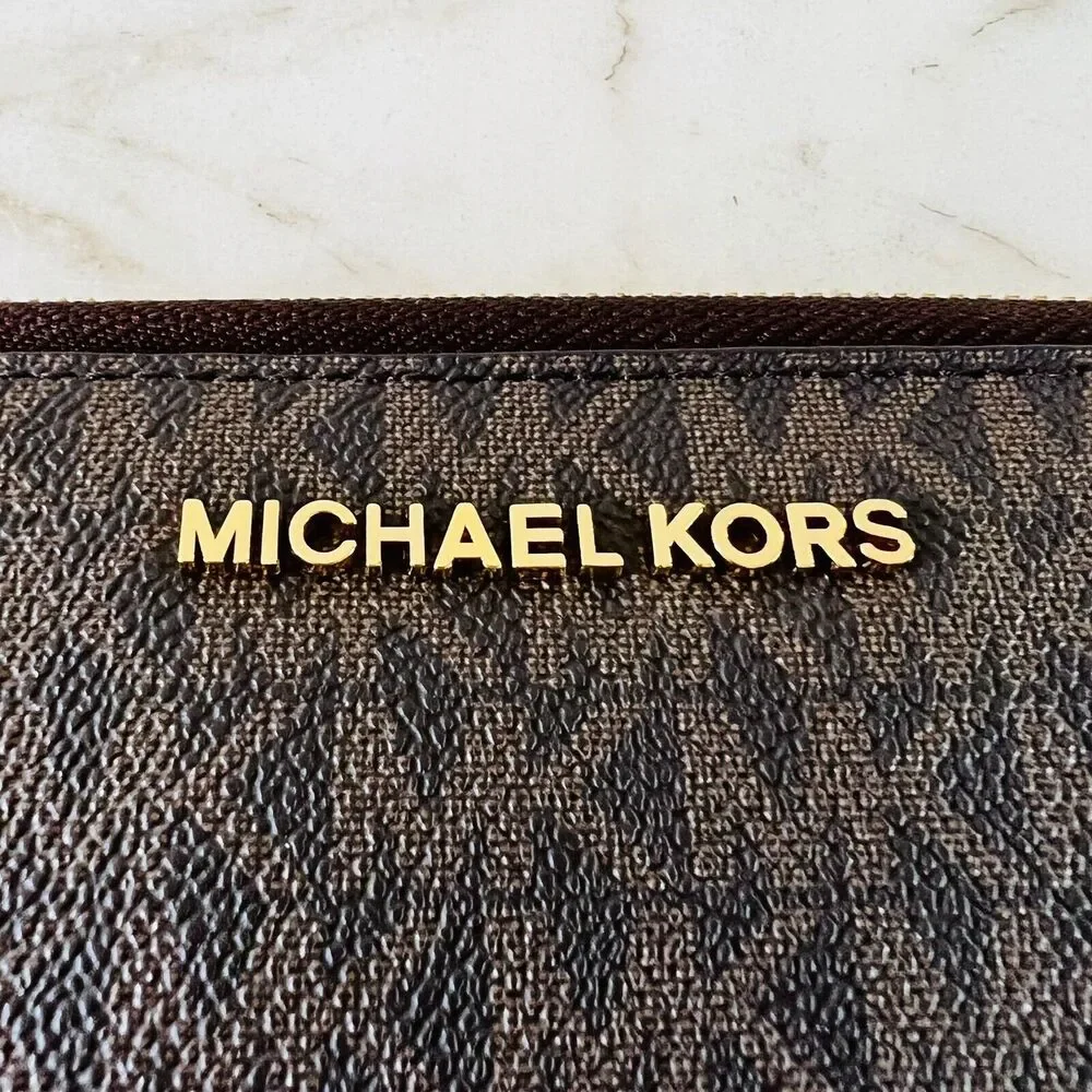 MICHAEL KORS Jet Set Travel Brown Acorn Flat MF Phone Case Zip Wallet Wristlet